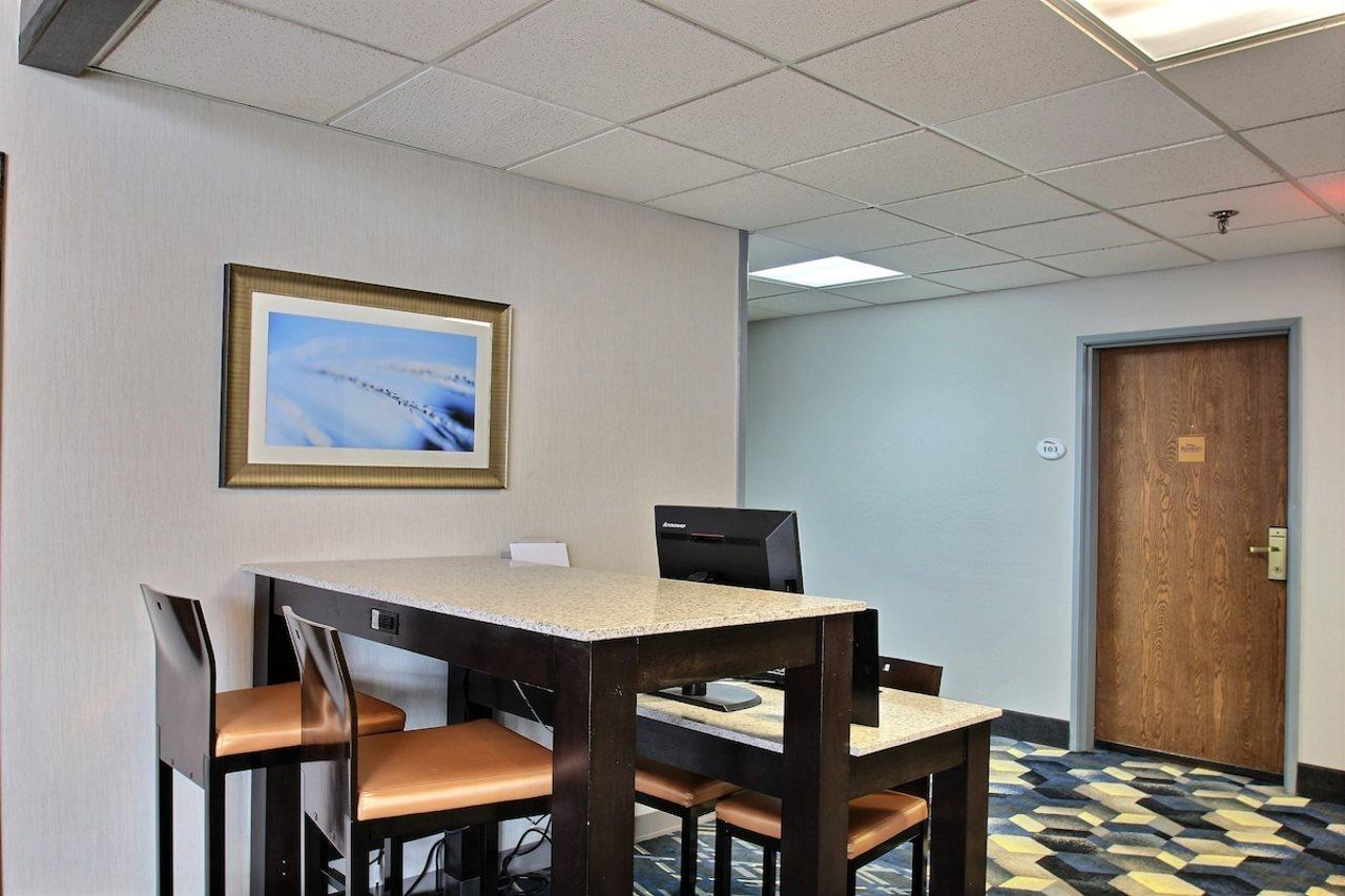 Hotel Baymont By Wyndham Madison West/Middleton Wi West Esterno foto